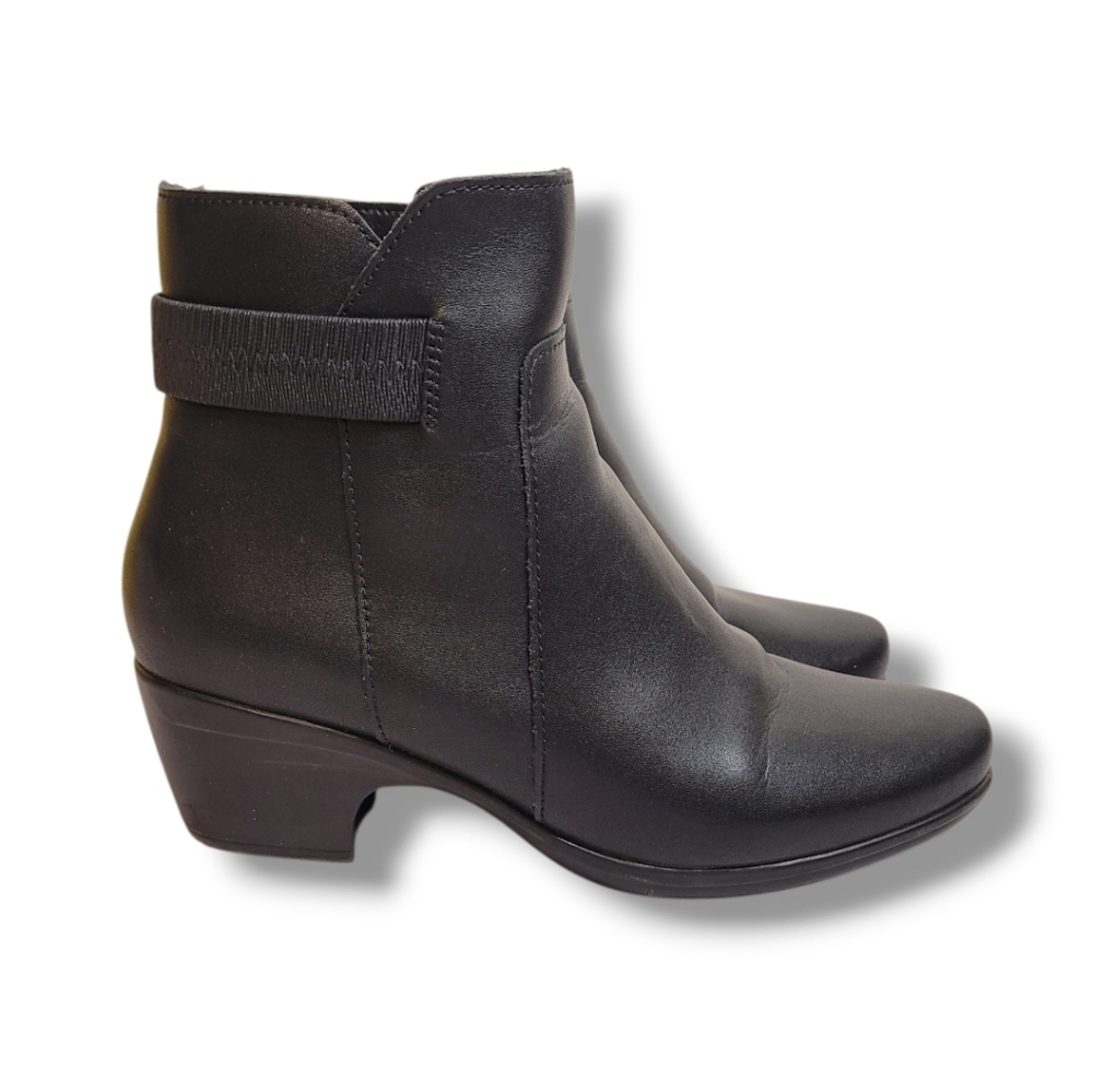 Clarks Emily Holly Black Leather Ankle Boots Women's Size 8 Side Zip Classic